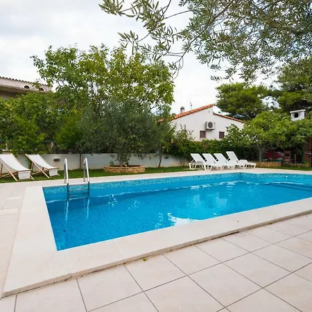 Croatica Apartman *