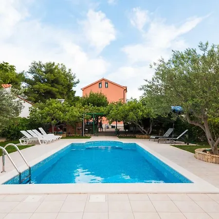 Croatica Apartman *